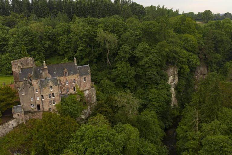 Hawthornden Castle